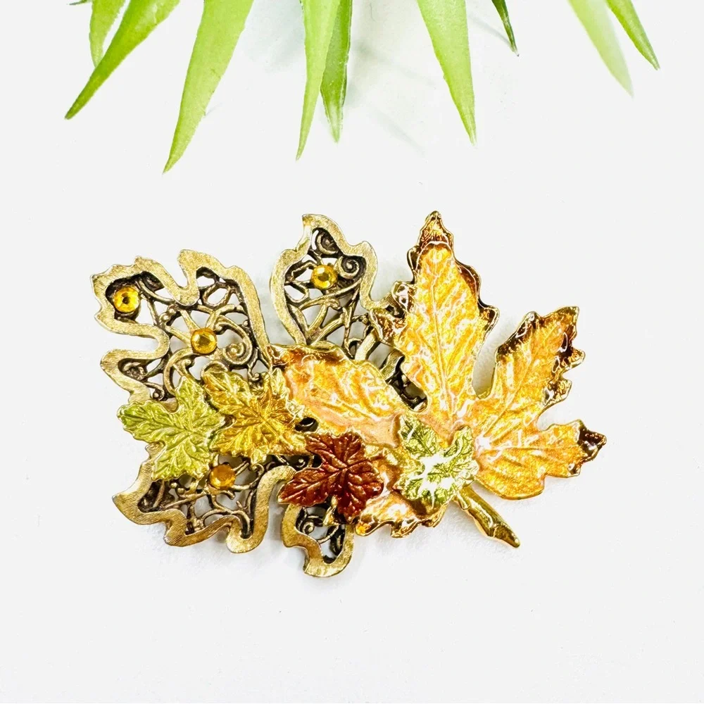 Vintage Y2K Kenneth Cole Enamel Autumn Maple Fall Leaf Gold Tone Filigree Brooch